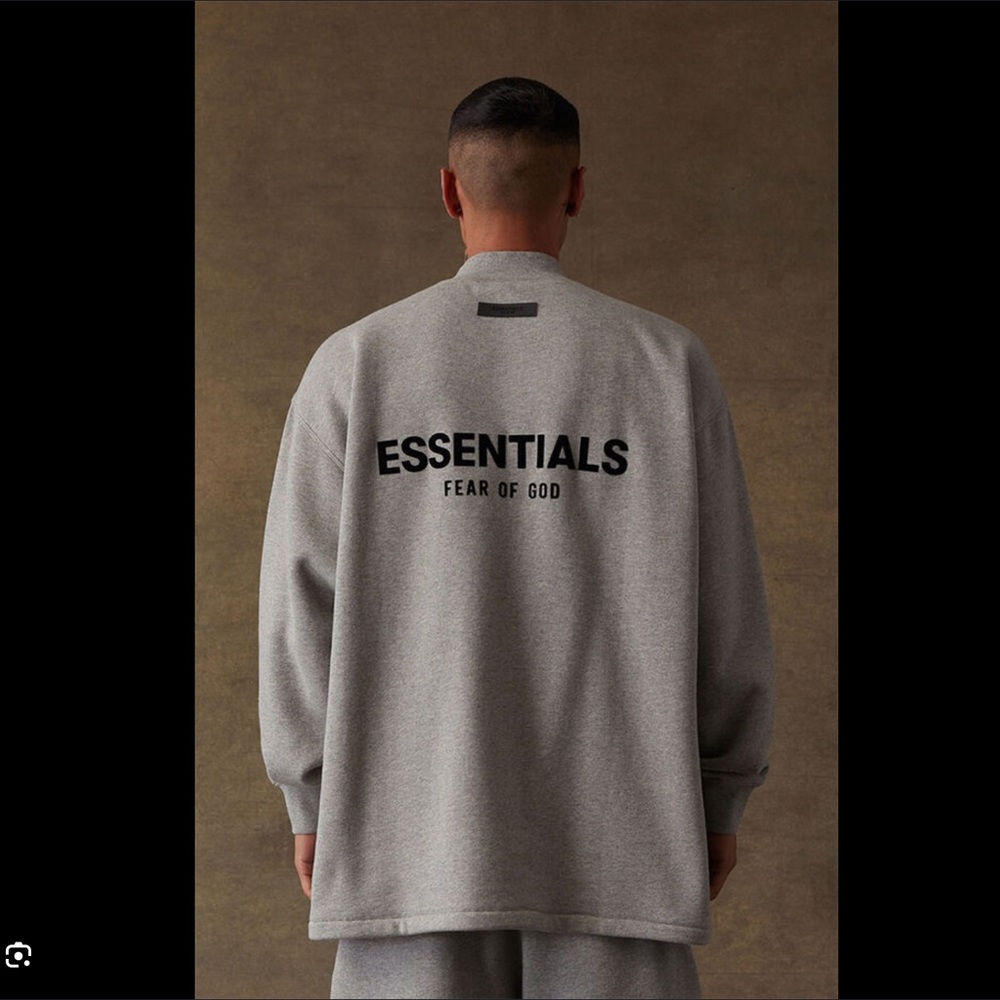 Fear of God Essentials Dark Oatmeal Relaxed Crew Neck Sweatshirt size Med NWT